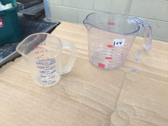 1 cup measure and 4 cup measure