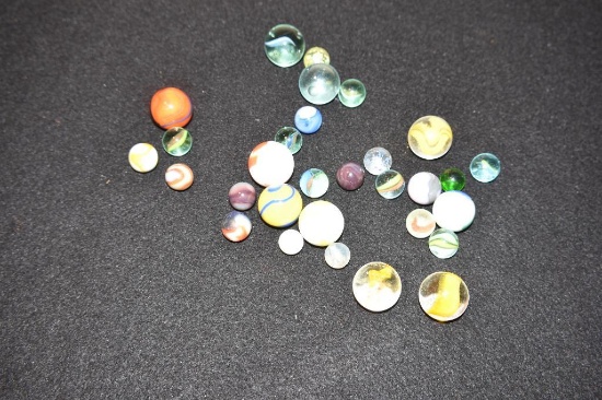 Misc Grouping of antique and vintage marbles 30 pcs