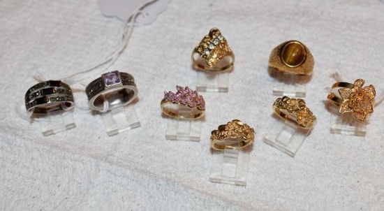 Nice Grouping, Dealer lot of Costume Jewelry Rings: 8 pcs; Various Colors Stones