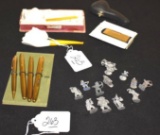 Gentleman's Grouping to include Meersham Pipes, pipe box, Fountain Pens, Razor and mini figures