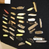 Grouping over 35 folding knives to include Gentlemans pocket knives