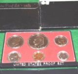 1975 US Proof Sets, Unc. in Original Plastic display case 1975-S Lincoln Cent, 1776-1976 Comm Coins