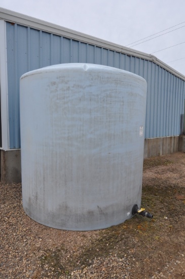 3000 gal poly tank