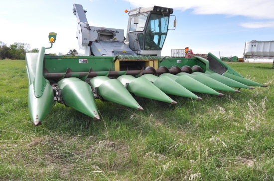 JD 893 8R30 cornhead