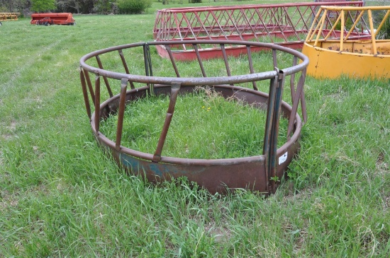 Iron Bull Round Bale feeder _ rough