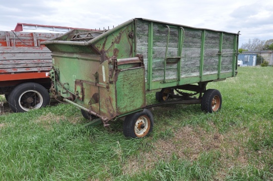 JD 100 chuckwagon _ salvage _ good JD running gear