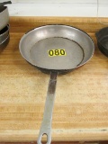 LONG HANDLE SKILLET 14.5