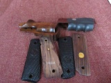 lot of grips for 1911 pistols, 4 sets, all for one money