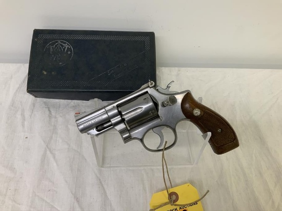 Smith & Wesson 66 357 mag revolver, sn 6K89000, 2.5" barrel,