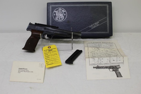 Smith & Wesson, 41, 22 long rifle, sn: A600547, 7" brl, 1 mag
