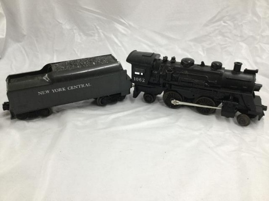 lionel 1062 engine/tender/ 3 misc accessories