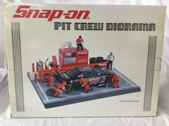 snap-on pit crew diorama - iob