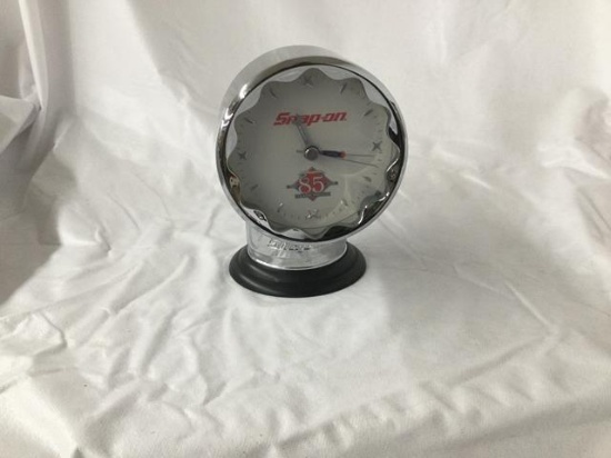 snap-on desk clock