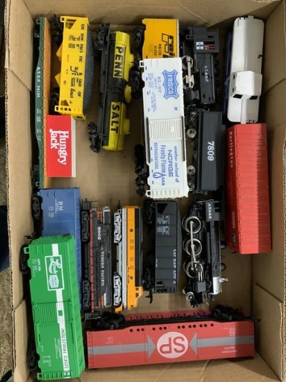 16 pieces Ho & N scale train cars