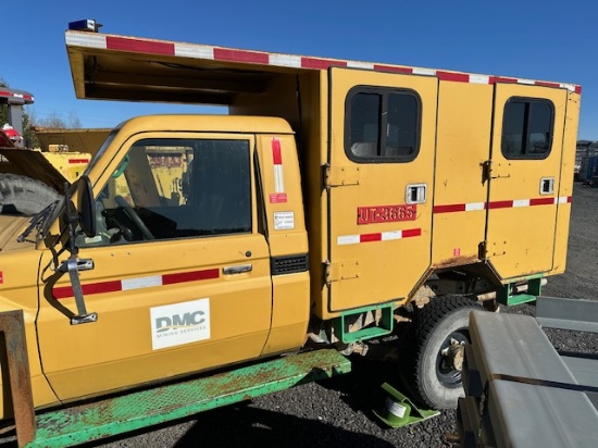 Unreserved - Person Carrier UT Toyota HZJ79L