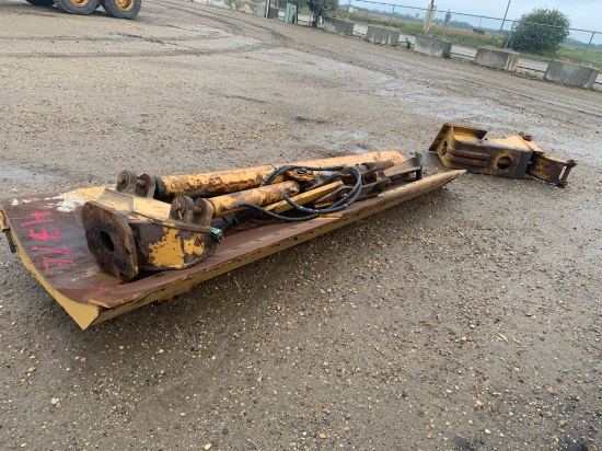 Unreserved - 2009 Caterpillar 160M Grader Snow Wing