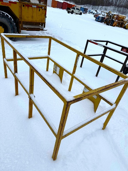 Unreserved - Caterpillar Personnel Work Basket