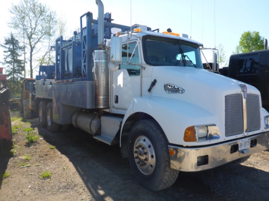 2005 Kenworth T300 with National Boom