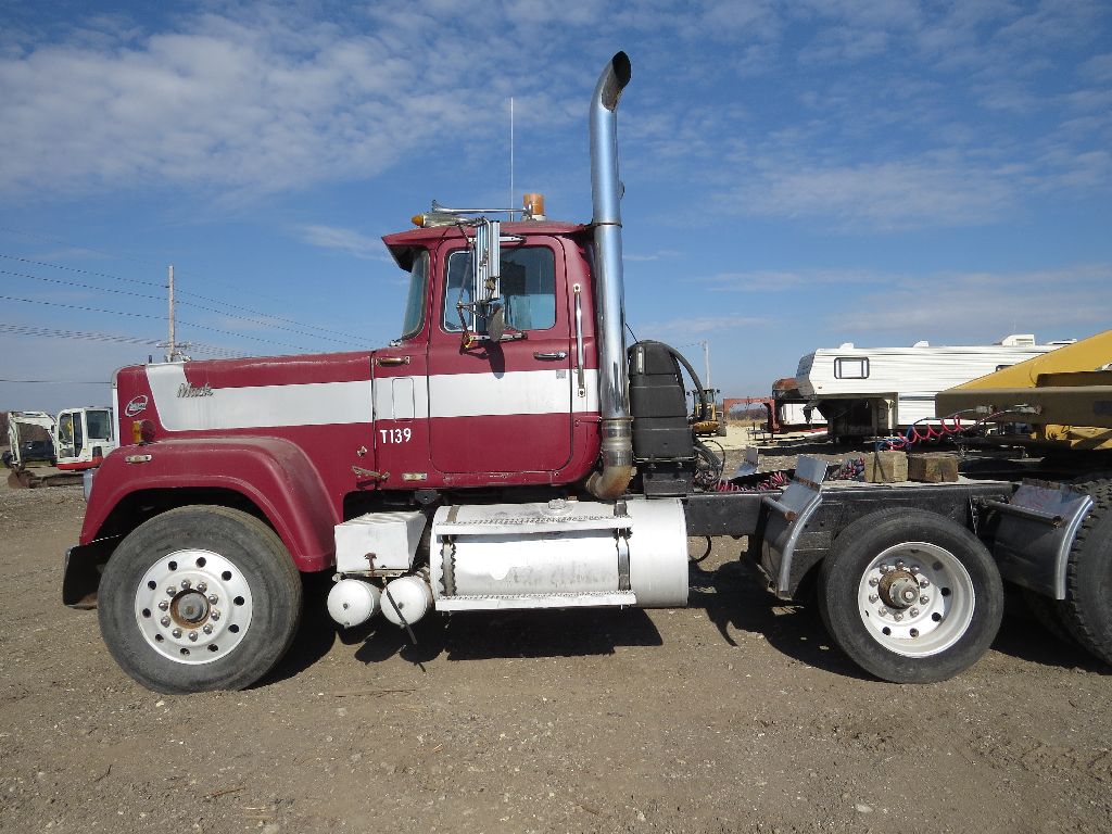 1984 Mack Truck tractor, vin 1M2V215Y8EM001798, | Proxibid
