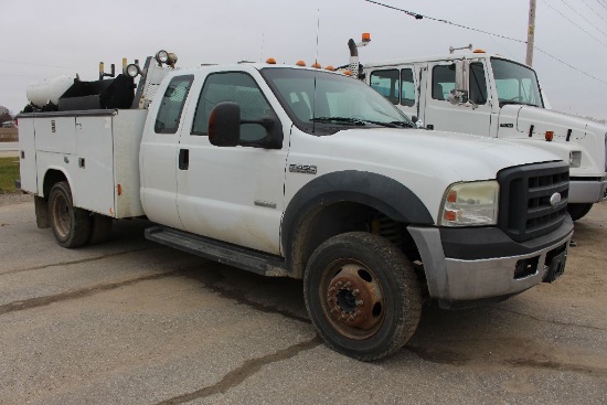 2007 Ford F450 pickup, vin 1FDXX47P67EB01346, miles on odo 201,878, DRW, 4