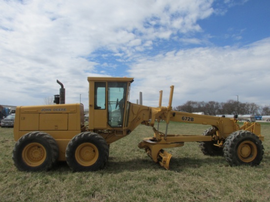 1988 DEERE 672B