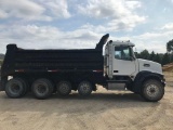 2004 VOLVO VHD64F200