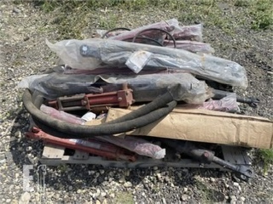 Pallet of Small Hydraulic Cylinders
