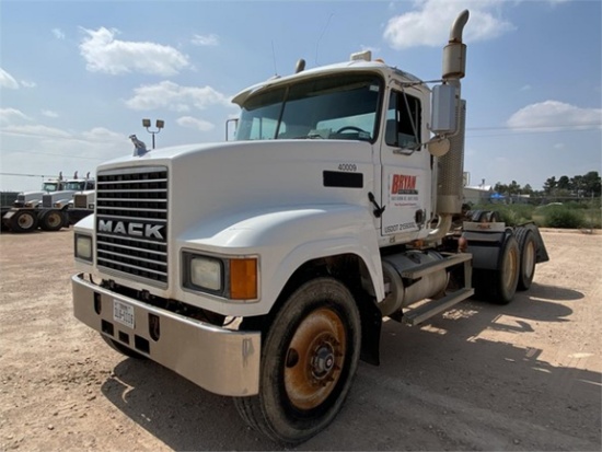 2001 MACK CH613