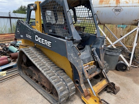 2014 DEERE 323E