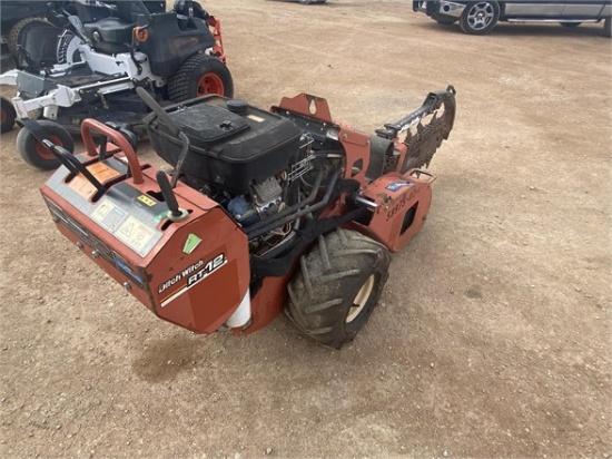 2010 DITCH WITCH RT12