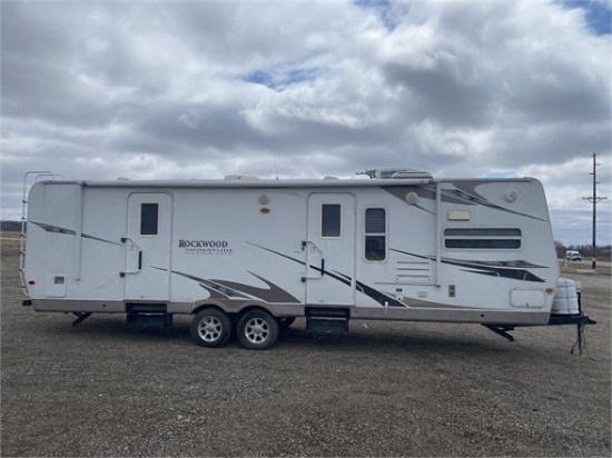 2008 Forest River Rockwood Signature Ultra Lite 8315BSS