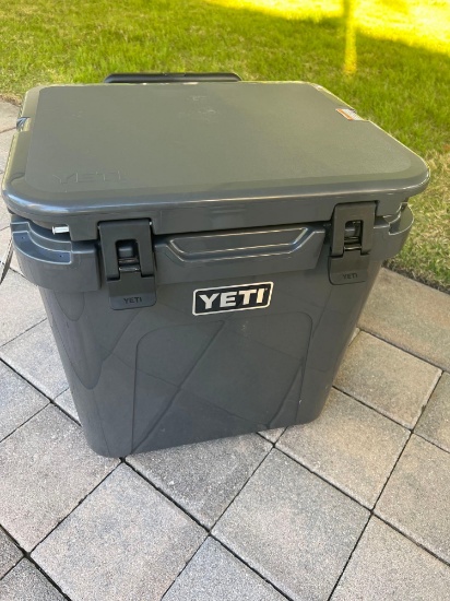 Yeti Roadie 48 Wheeled Ice Chest