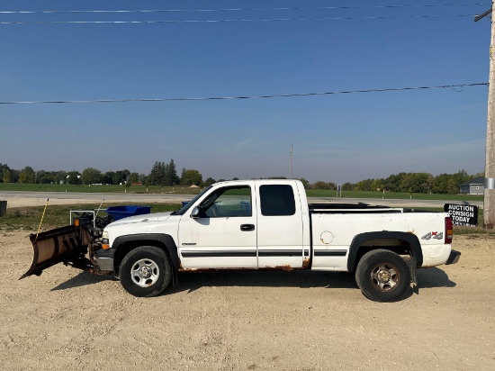 2002 Chevy Silverado 1500 with Meyer Snow Plow