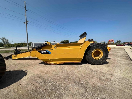 2016 MTS MT-30 Hydraulic 4 Tire Pull Scraper