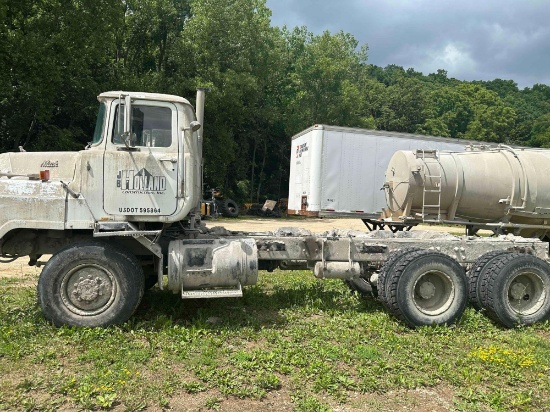 Mack DMM 6906S