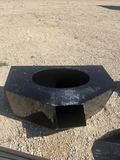 Kit Containers Mini Universal Attach Skid Steer Concrete Placement Bucket