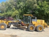 2005 Deere 772 D