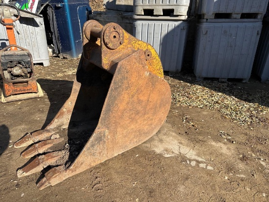 28" Tooth Bucket