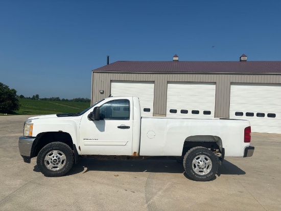2011 Chevrolet 2500HD LT 4x4 Pickup Truck