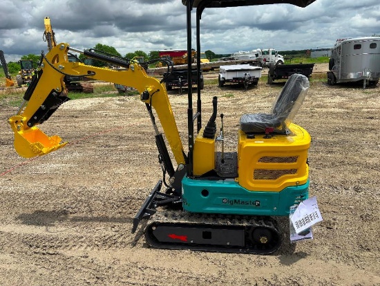 2025 DM100 Mini Excavator
