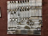 78Pc Wm Rogers Silverware Set