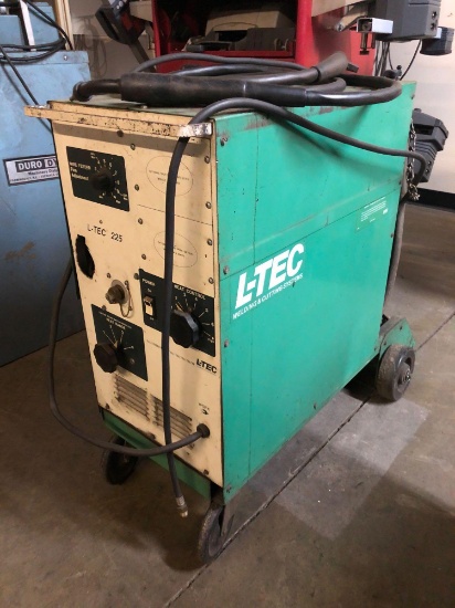 L-Tec 225 Welder