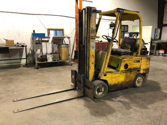 Clark Forklift