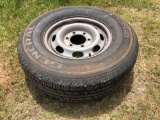 (1) P235/75R15 Wheel and Tire