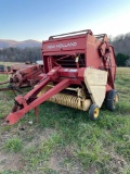 New Holland 846 Round Baler