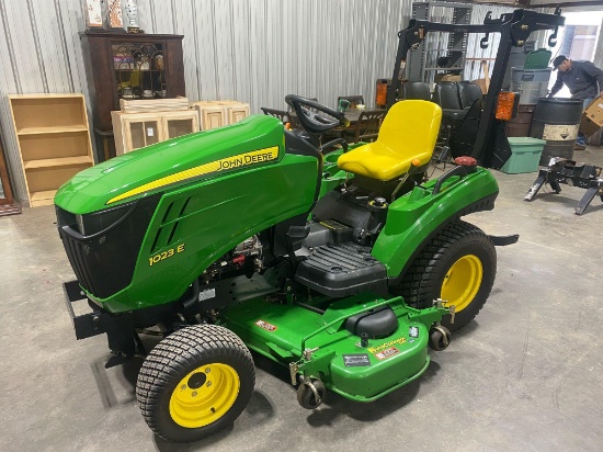 John Deere 1023 E 4x4 Tractor