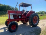 International 1086 Tractor