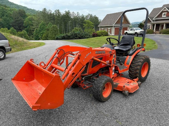 Kubota B2320 4x4 Tractor with Loader