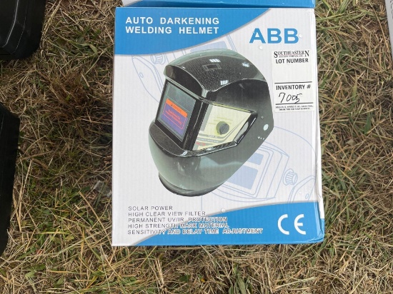 New Auto Darkening Welding Helmet