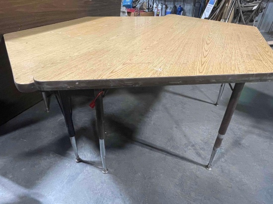 (2) Kids Tables